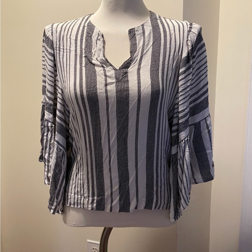 Akira Blouse.